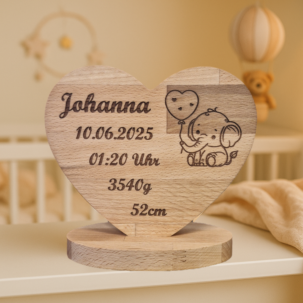Gravierte Geburtstafel mit Elefant & Luftballon – starke Erinnerung auf zartem Holzdesign